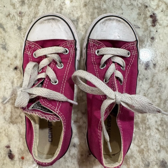 Girls pink converse size 10 - Picture 1 of 12